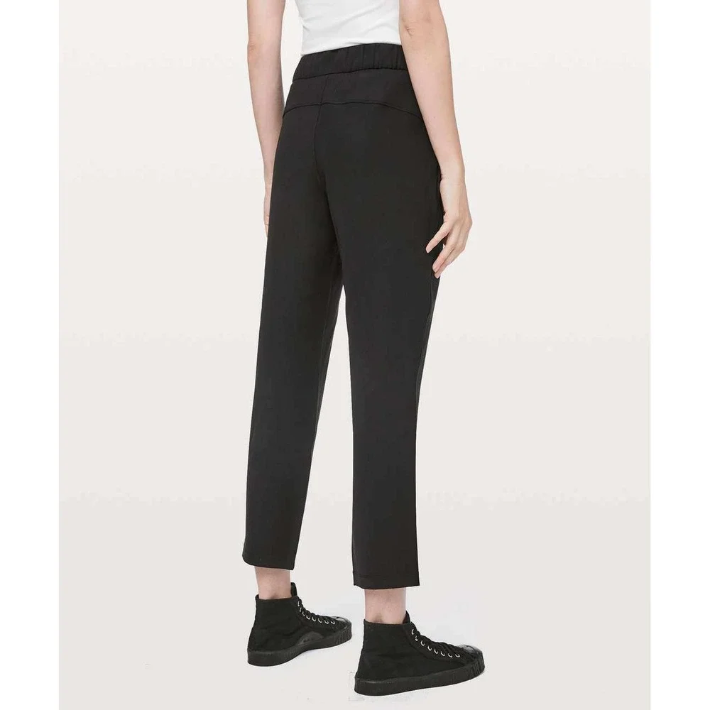 Lululemon On The Fly Pant Size 4 Woven 27